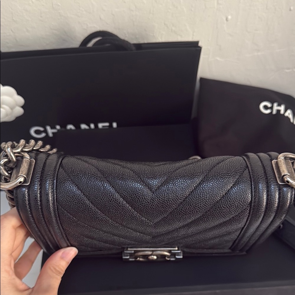 Small Chanel Boy Caviar  Black Quilted - Picture 9 of 15